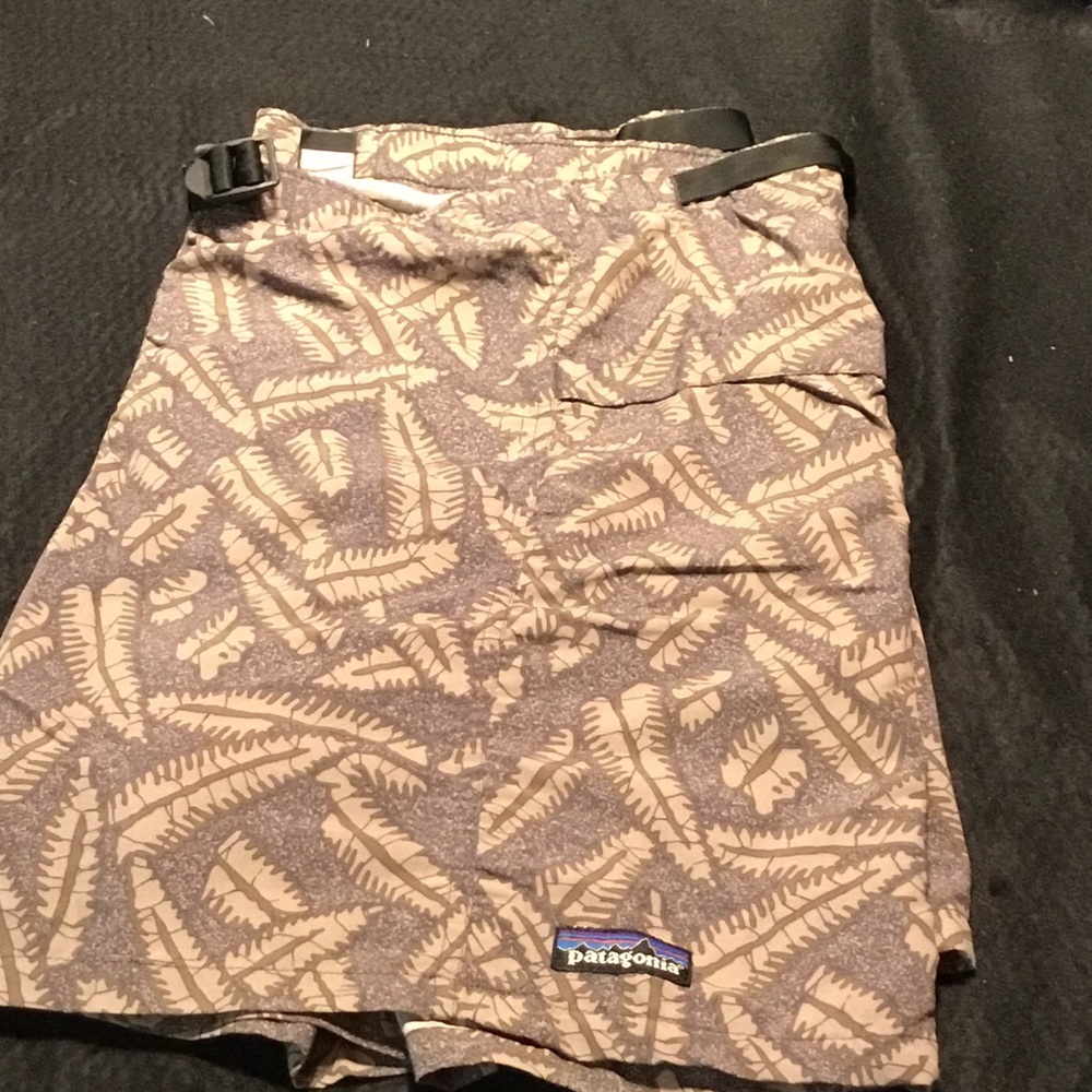 Patagonia River Short, Men’s XL
Fern abstract pattern